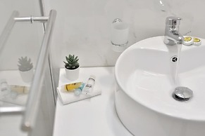 GTD8210 - Acropolis Cozy Apt.