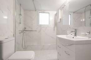 GTD8210 - Acropolis Cozy Apt.