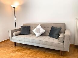 GTD8210 - Acropolis Cozy Apt.