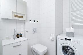 Stylish Apartment Rakowicka by Renters