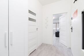 Stylish Apartment Rakowicka by Renters