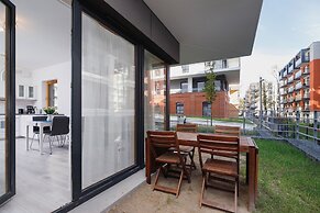 Stylish Apartment Rakowicka by Renters