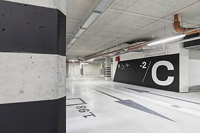 Stylish Apartment Rakowicka by Renters