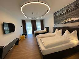 RINGRAST Hotel