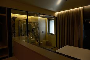 LAMBERTI BOUTIQUE HOTEL