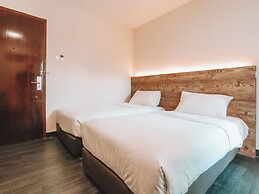 A Hotel Desker