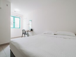 A Hotel Desker