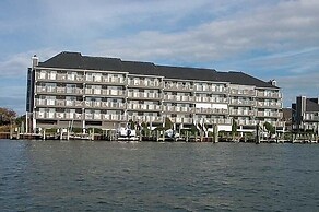 Harbour Island 106l 2 Bedroom Condo by RedAwning