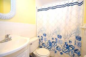 Seal Beach 13n 3 Bedroom Townhouse by RedAwning