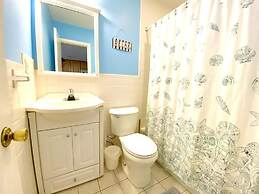 Seal Beach 13n 3 Bedroom Townhouse by RedAwning