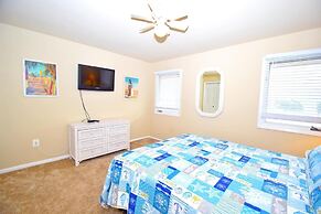 Seal Beach 13n 3 Bedroom Townhouse by RedAwning