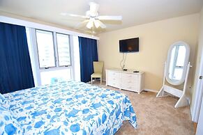 Seal Beach 13n 3 Bedroom Townhouse by RedAwning