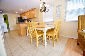 Seal Beach 13n 3 Bedroom Townhouse by RedAwning