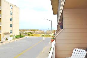 Seal Beach 13n 3 Bedroom Townhouse by RedAwning