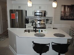 1401m 1 Bedroom Condo by Redawning