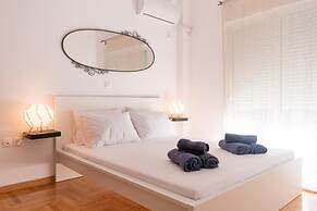 GTD31504 - Art room of Athens - Luna