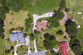 Nestle Away at Poplar Way