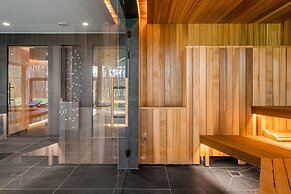 ESE  Hotel