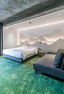 ESE  Hotel