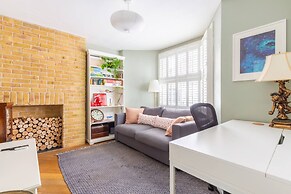 Stylish 1 Bedroom Flat in Fulham With Patio
