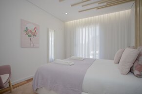 Liiiving -Luxury River View Apartment IV