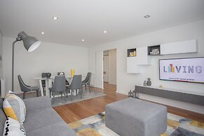 Liiiving -Luxury River View Apartment IV