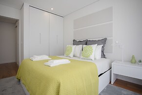 Liiiving -Luxury River View Apartment IV