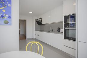 Liiiving -Luxury River View Apartment IV