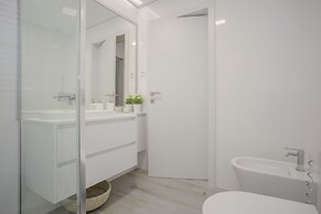 Liiiving -Luxury River View Apartment IV