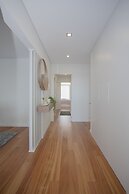 Liiiving -Luxury River View Apartment IV