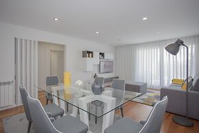 Liiiving -Luxury River View Apartment IV