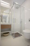 Liiiving -Luxury River View Apartment IV