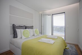 Liiiving -Luxury River View Apartment IV