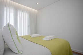 Liiiving -Luxury River View Apartment IV