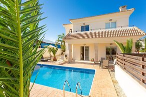Villa Chryso in Paralimni