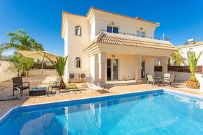 Villa Chryso in Paralimni