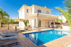 Villa Chryso in Paralimni