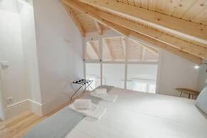 Downtown Clerigos Duplex With River View