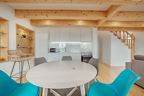 Downtown Clerigos Duplex With River View