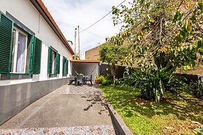 Casinha da Achada by Atlantic Holiday