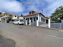 Casinha da Achada by Atlantic Holiday