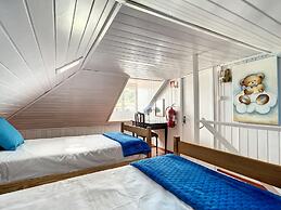 Casinha da Achada by Atlantic Holiday