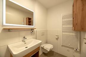 Falken Suites ONE With Garden