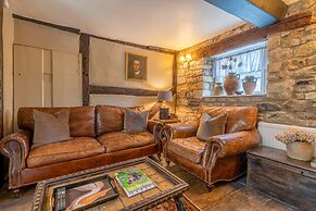 Stunning 2 Bed Cotswold Cottage Winchcombe