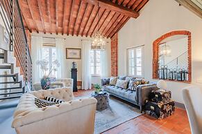 Casa Lucky a Modern Lucca Penthouse