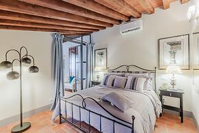 Casa Lucky a Modern Lucca Penthouse