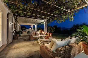 Villa Noa a Private Retreat With View