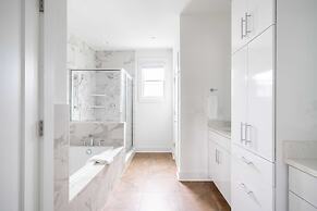Linda by Avantstay Lovely 4BR Condo in Heart of Nashville
