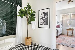 Hart Suite 8 by Avantstay Gorgeous Town House w/ Modern Amenities in N