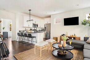 Hart Suite 8 by Avantstay Gorgeous Town House w/ Modern Amenities in N
